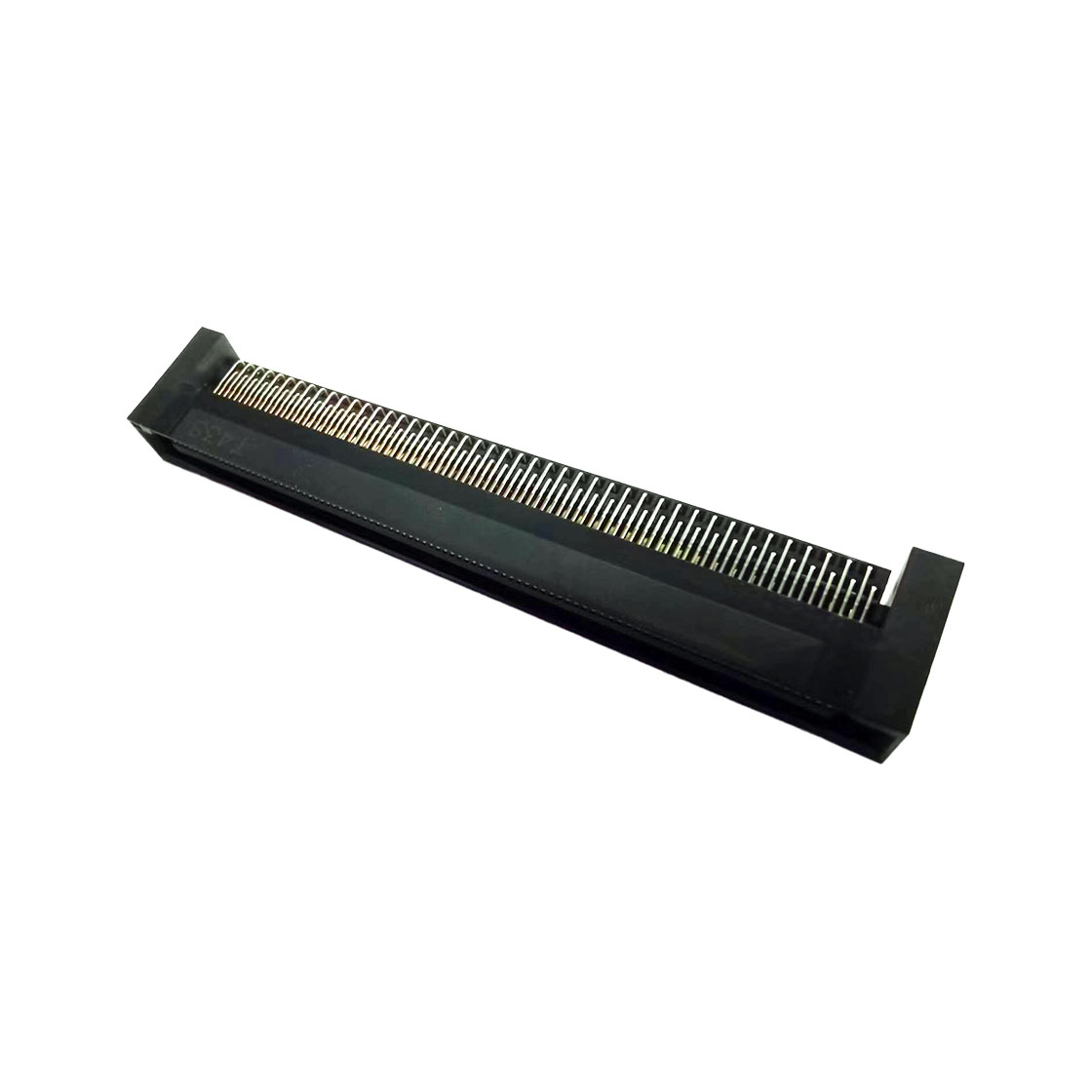 Pitch 0.8mm BTB 180P 90°四排卧式DIP Male 黑色